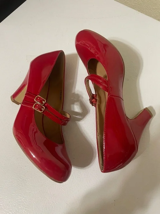 TG Women's Red Patent Leather Mary Jane Style Heels. Good Condition. Size 7 1/2. - Picture 2 of 9